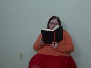 Velma reads & सवारी