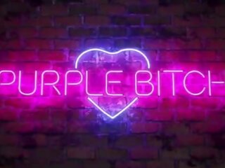 Cosplay jaunas moteris turi pirmas porno su a ventiliatorius iki purple kūrva