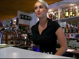 Outstanding відмінно bartender трахкав для готівка! - 