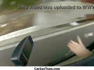 Impresionante adolescente autostopista consiguiendo follada duro 18